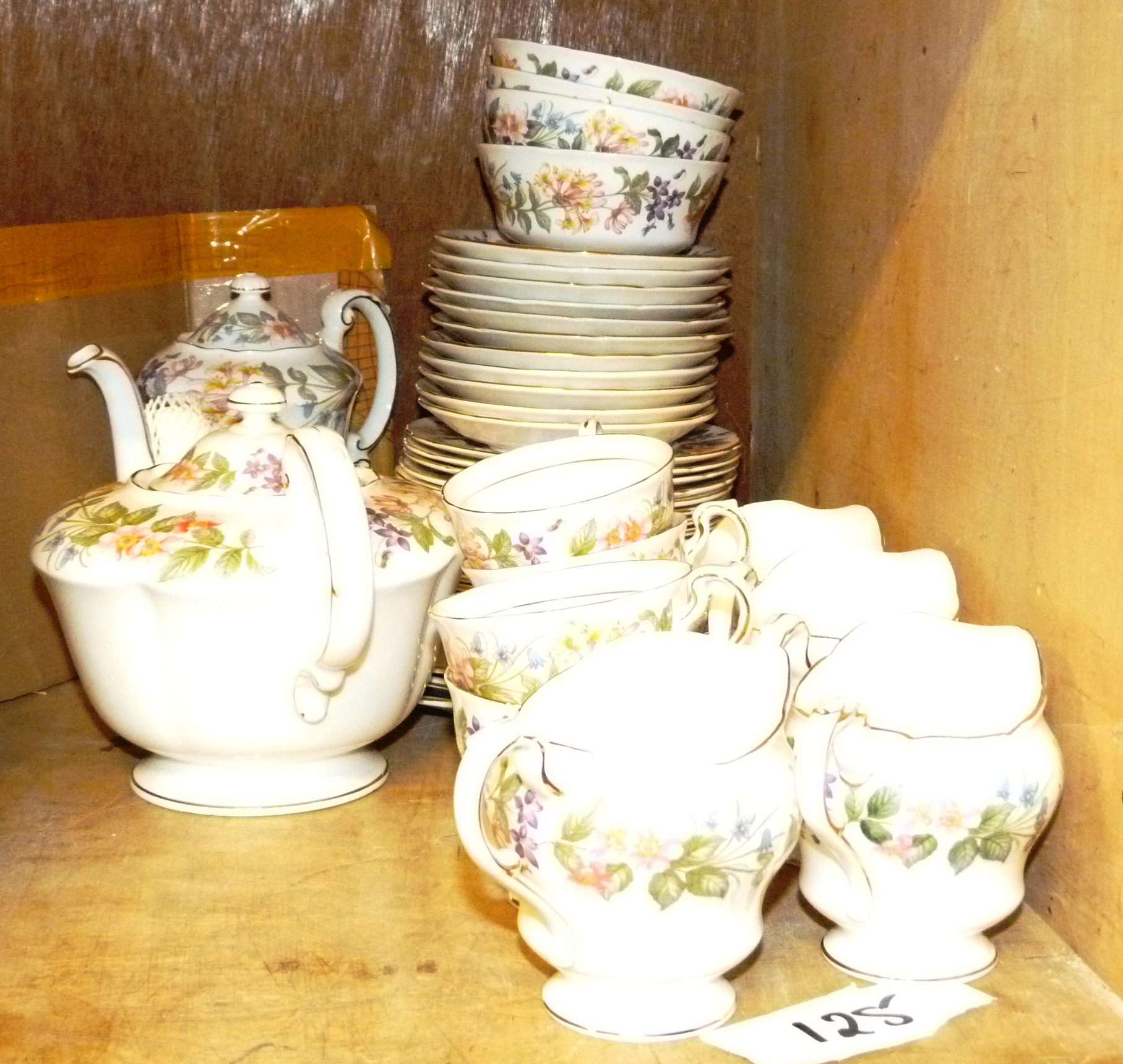 Paragon country lane tableware, approximately 48 pieces