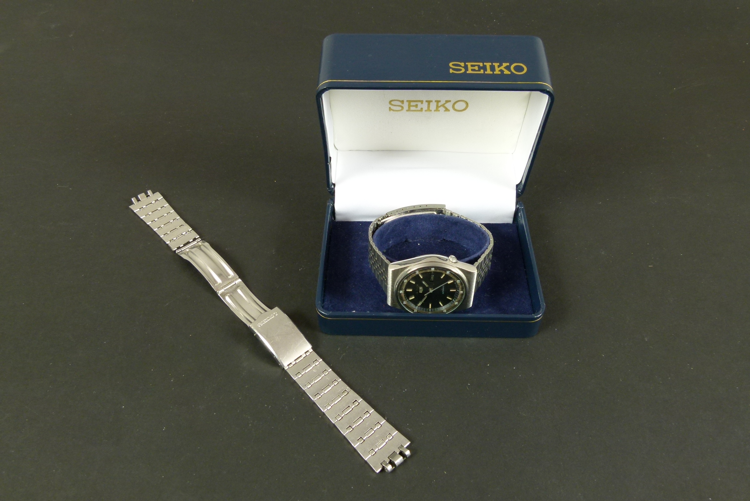 Seiko gentleman's automatic 5 day and date wristwatch c1970 in stainless steel case No 613886, - Image 3 of 3