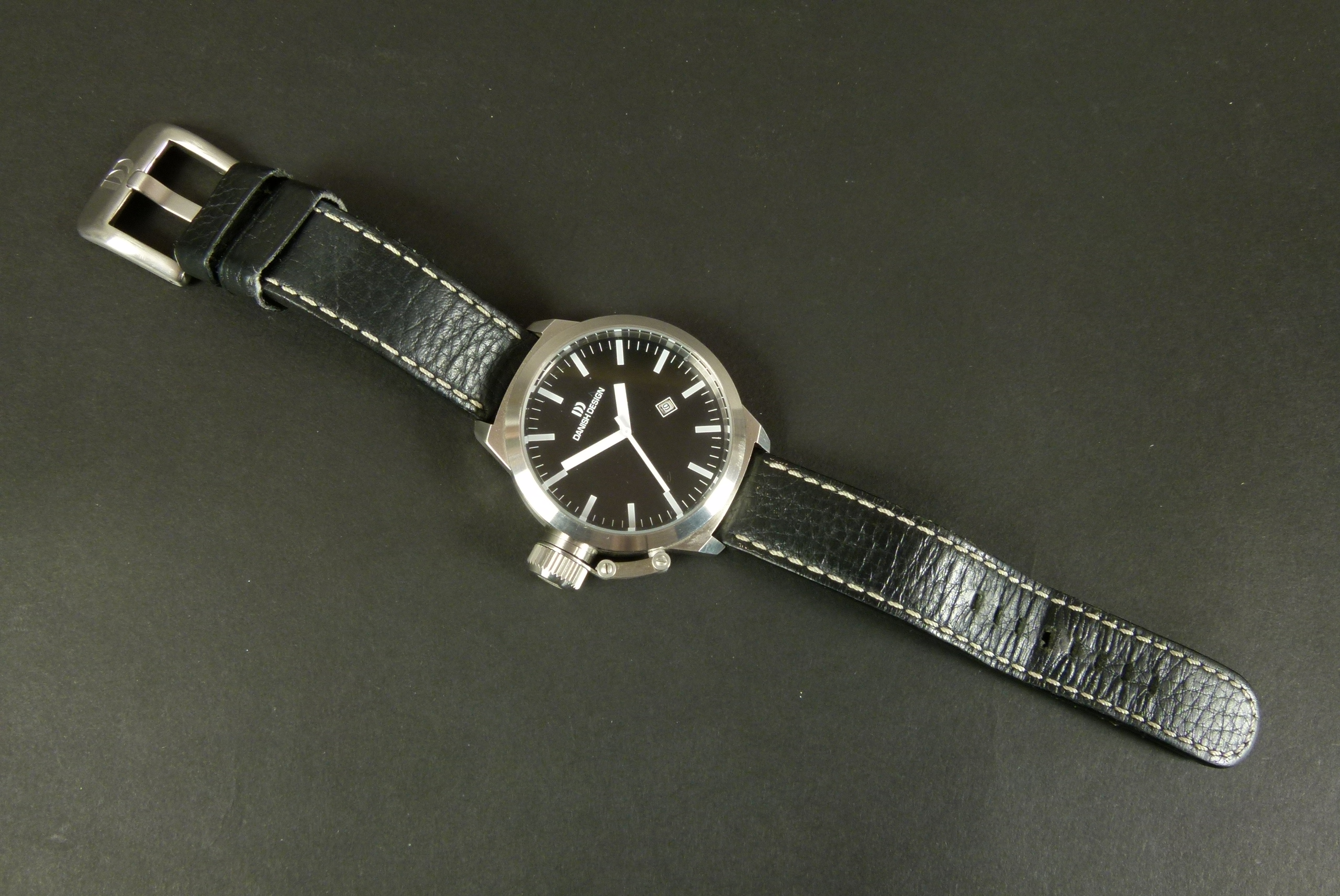 Danish design date wristwatch in signed stainless steel case, quartz movement, black dial with white - Image 2 of 3