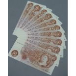 Bank of England J S Fforde 10 x red/brown ten shilling notes consecutively numbered, uncirculated