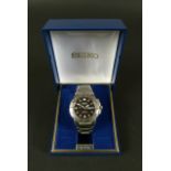 Seiko gentleman's kinetic diver's 200m wristwatch No 302450 day, date in stainless steel case and