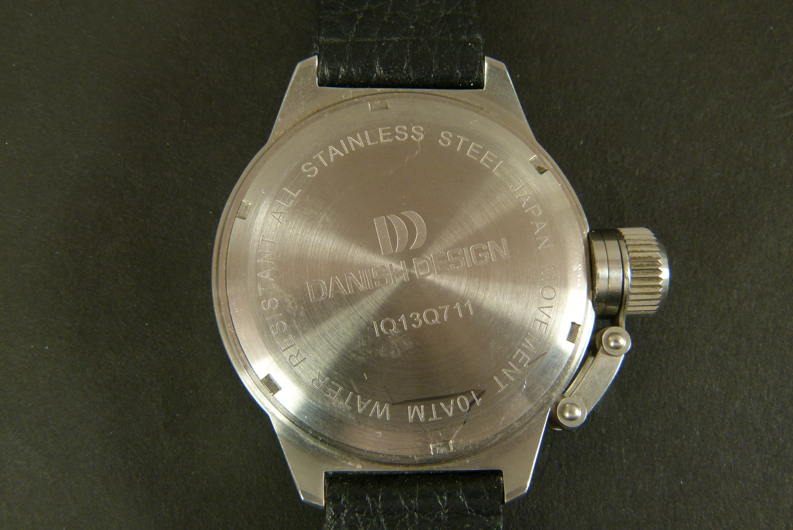 Danish design date wristwatch in signed stainless steel case, quartz movement, black dial with white - Image 3 of 3