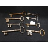 A Collection Of Interesting Antique Keys (8)