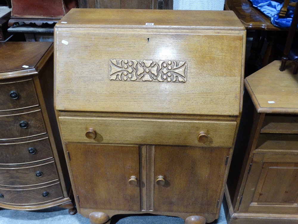 An Early 20th Century Oak Finish Bureau