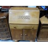 An Early 20th Century Oak Finish Bureau