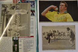 Cricket - Worcestershire County Club Signed Newspaper and Magazine Cuttings to include Tom Graveney,