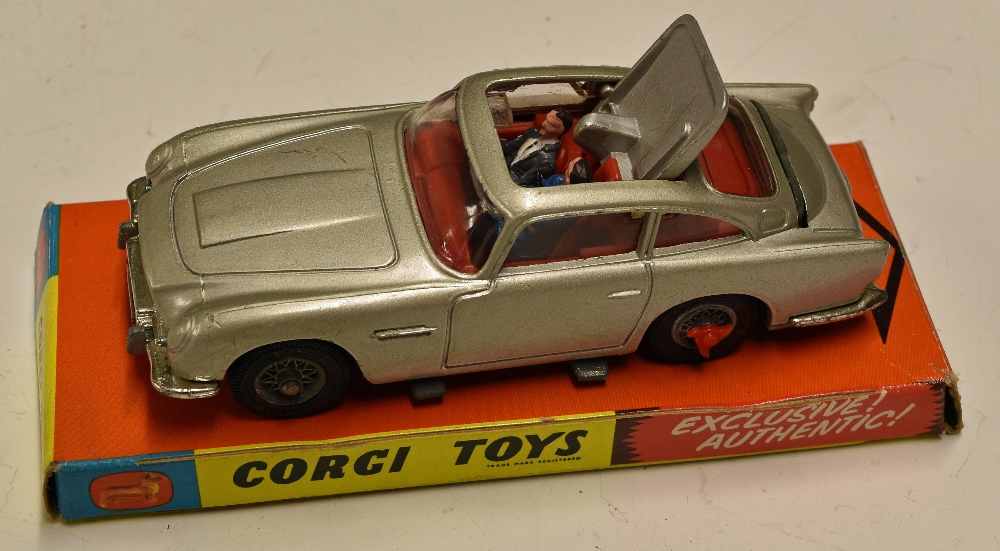 Corgi Toys Diecast Model 270 'James Bond' Aston Martin D.B.5 silver with red interior and tyre - Image 3 of 3