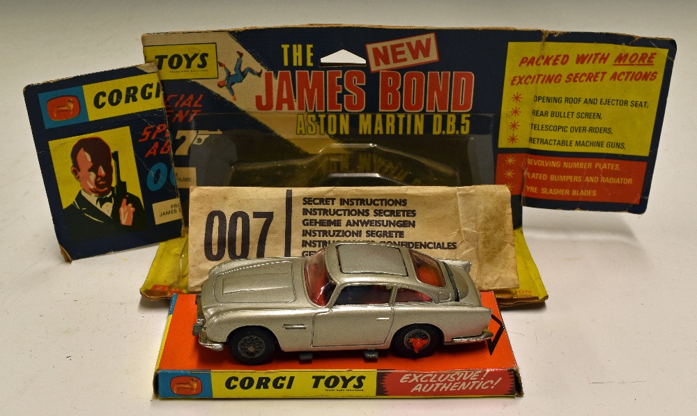 Corgi Toys Diecast Model 270 'James Bond' Aston Martin D.B.5 silver with red interior and tyre - Image 2 of 3