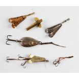 5x Interesting collection of various named small fishing lures - 2x Geens Pat baits; 1x Hearder