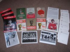 Collection of Manchester United programmes, photos and Duncan Edwards event brochures includes