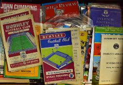 Varied collection of football programmes to include Burnley 1954/1955 v Blackpool, 1956/1957 v
