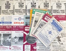 1950's Scottish match programmes including 1947/1948 Queens Park v Airdrie, 1958/1959 Hearts v