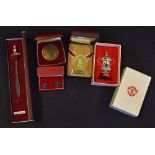 Collection of Manchester United artefacts to include large wickerwork serving tray (with printed