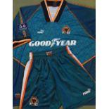 1997-97 Wolverhampton Wanderers Away Football Shirt and Shorts - a short sleeve shirt with No.16