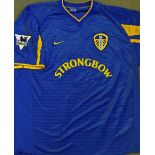 2000-2002 Robbie Keane Signed Leeds United Football Shirt a short sleeve away shirt, No.7 Keane to