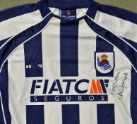 John Toshack signed Real Sociedad Football shirt short sleeve shirt, signed in ink to the front,