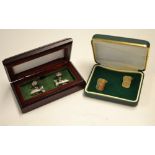 Golfing Cuff Links (2) – pair sterling silver golf cufflinks featuring golf bags / balls housed in a