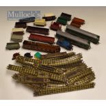 Triang OO Gauge R157/158 Power Car and Trailer M79079 and M79632 plus a selection of Hornby Dublo