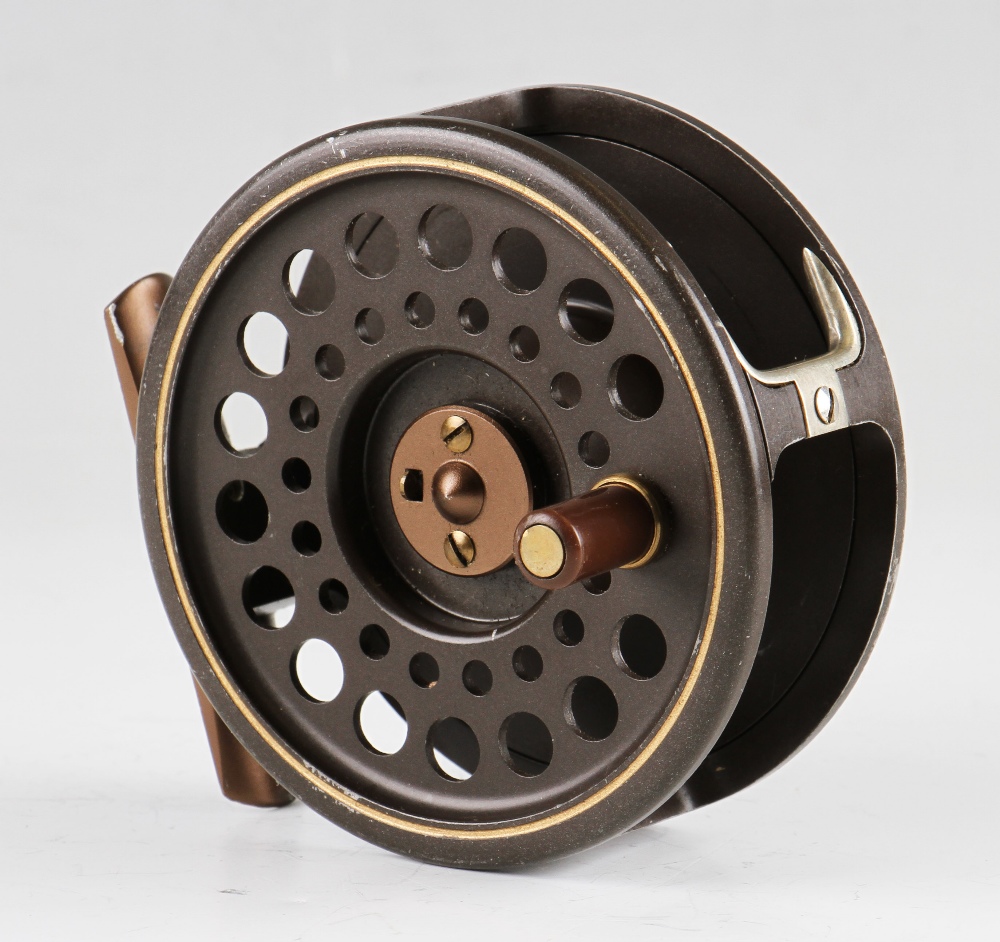 Hardy The Golden Prince 7/8 fly reel with 2x spare spools (3)– bronzed alloy foot - reversible U - Image 2 of 3