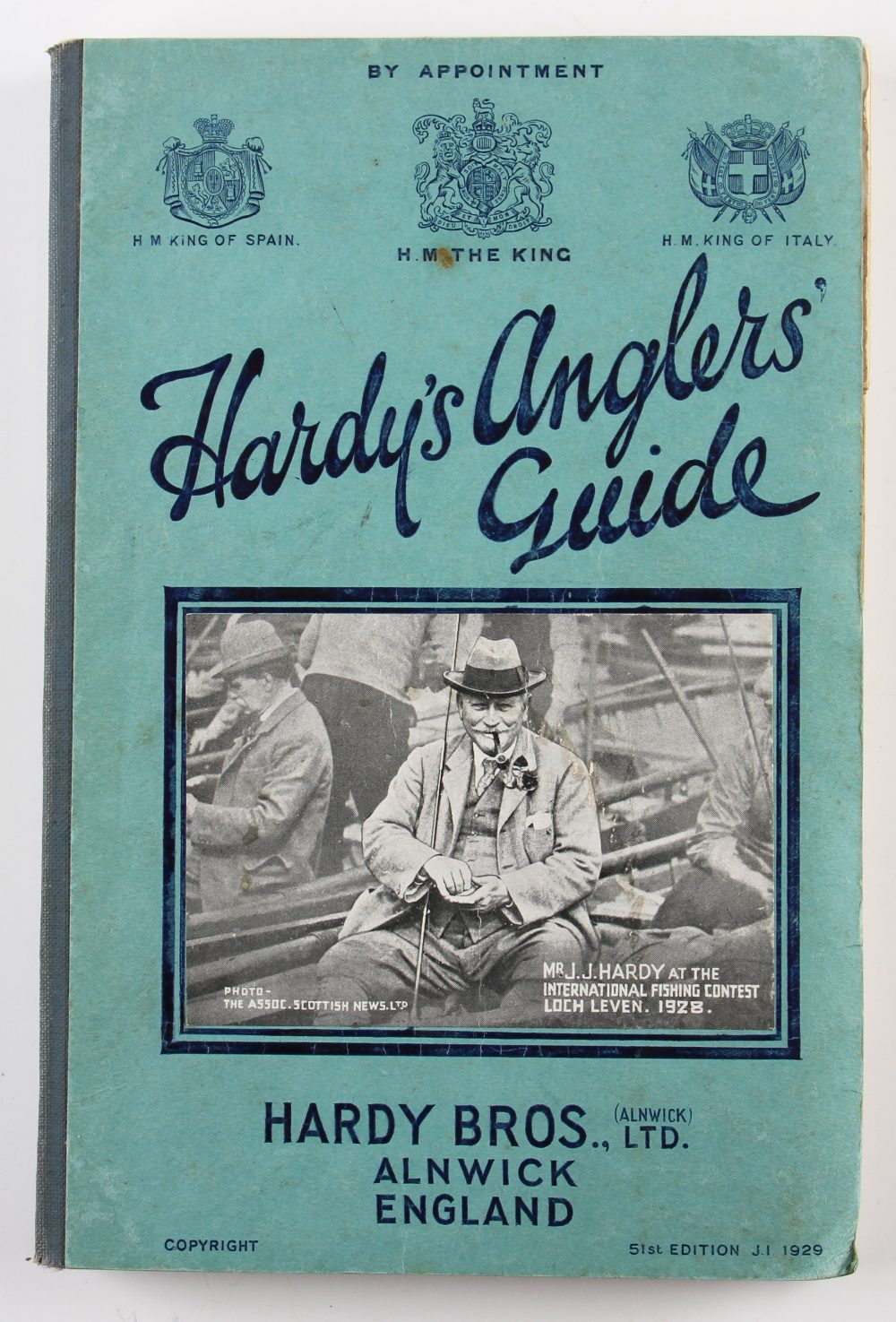 Hardy Angler's Guide 1929 in good condition internally clean with stepped index. Clean covers,