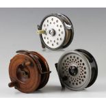 Fly Fishing Reels: 3.5” alloy drum white handle, centre screw drum release latch, chrome line