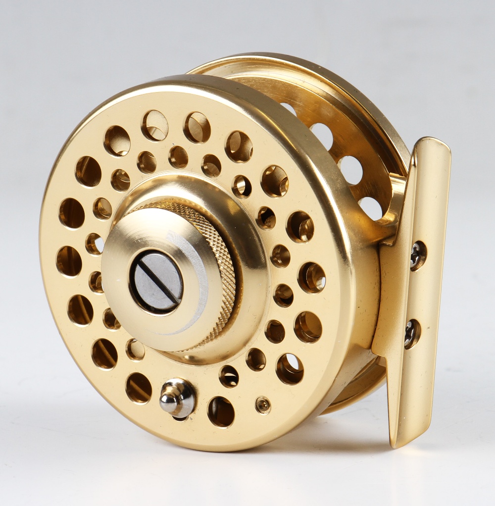 Snowbee Prestige 560 gilt alloy fly reel - 3” dia, perforated face, quick release reel, large rear - Image 2 of 2