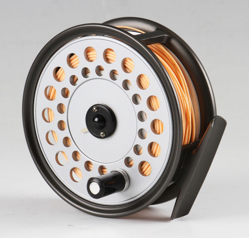 Hardy Viscount 150 alloy fly reel and spare spool (2): 3.25” dia with reversible nickel U Shaped - Image 2 of 3