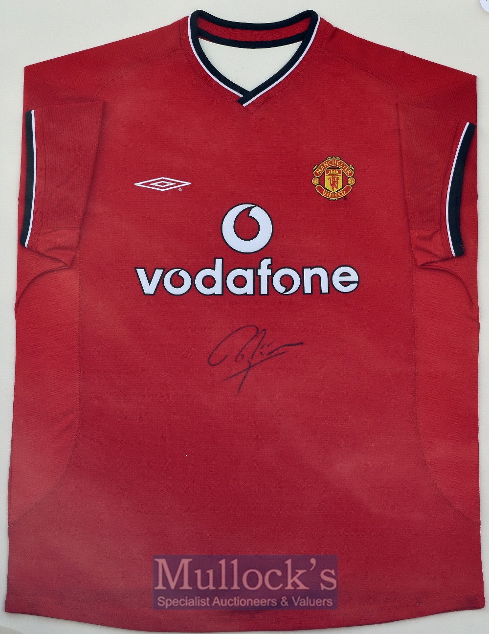 Roy Keane Signed Manchester United Football Shirt a home shirt, signed in ink to the front,