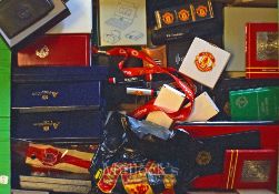 Selection of Manchester United Football Memorabilia to include Keyrings, Boxed pens, ball point