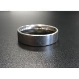 PLATINUM WEDDING BAND ring size V-W and approximately 7.3 grams