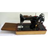 VINTAGE 'SINGER MANUFACTURING CO.' SEWING MACHINE numbered 'EM715277', with a few small