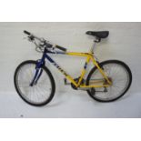 TREK 800 SPORT MOUNTAIN BIKE with quick release wheels, Shimano V brakes and Shimano 21 speed gears