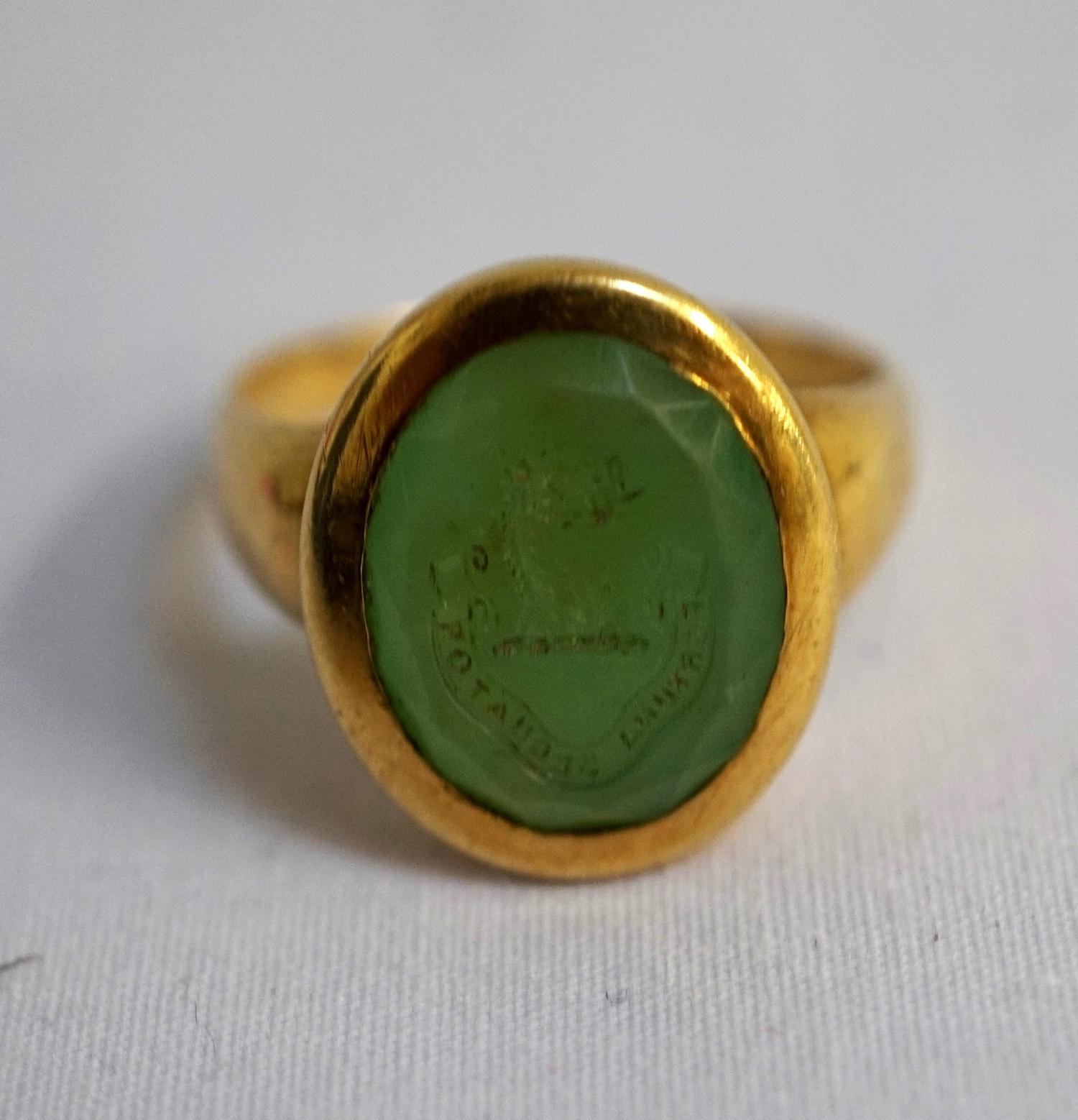 VINTAGE JADE INTAGLIO RING with engraved Crest and bearing the inscription 'Fortuna Sequator' (