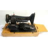 VINTAGE 'SINGER MANUFACTURING CO.' SEWING MACHINE numbered 'Y9816940', with a few small