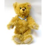 STEIFF GOLDEN JUBILEE 1952-2002 TEDDY BEAR Elizabeth II, with white tag to ear numbered '02001',