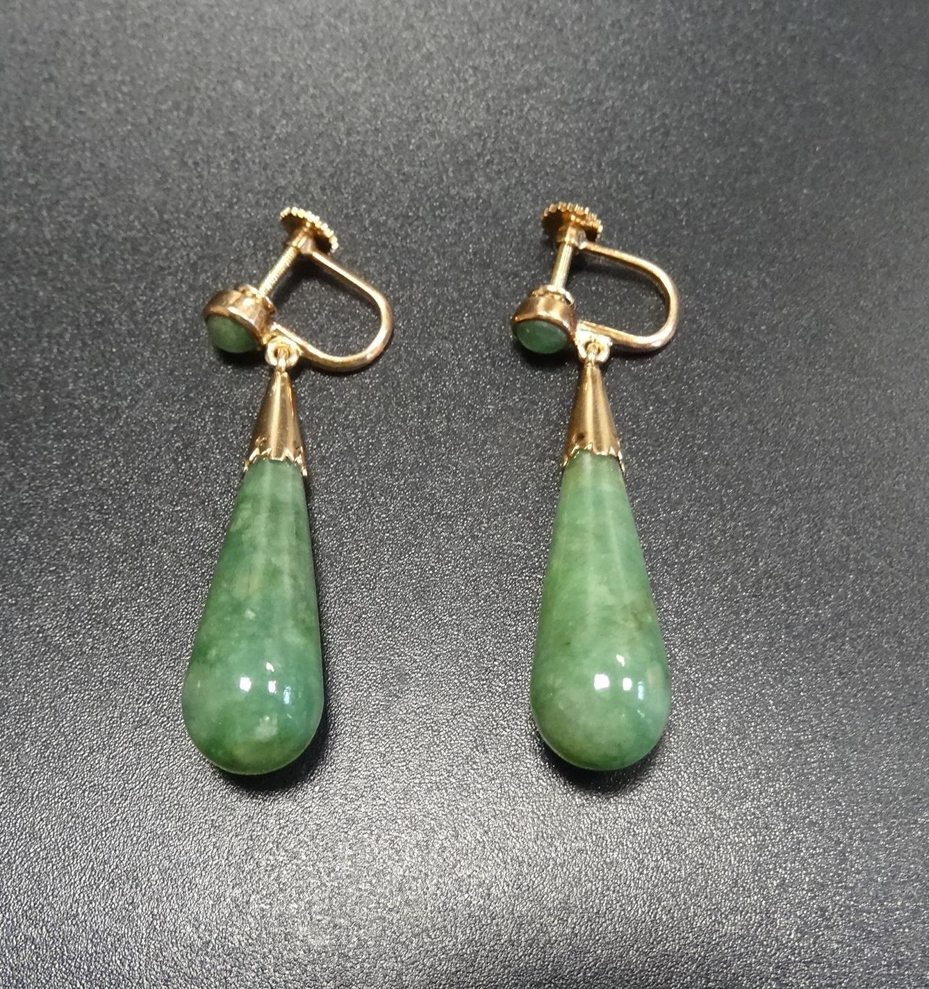 PAIR OF JADE COLOURED HARDSTONE DROP EARRINGS in fourteen carat rose gold mounts