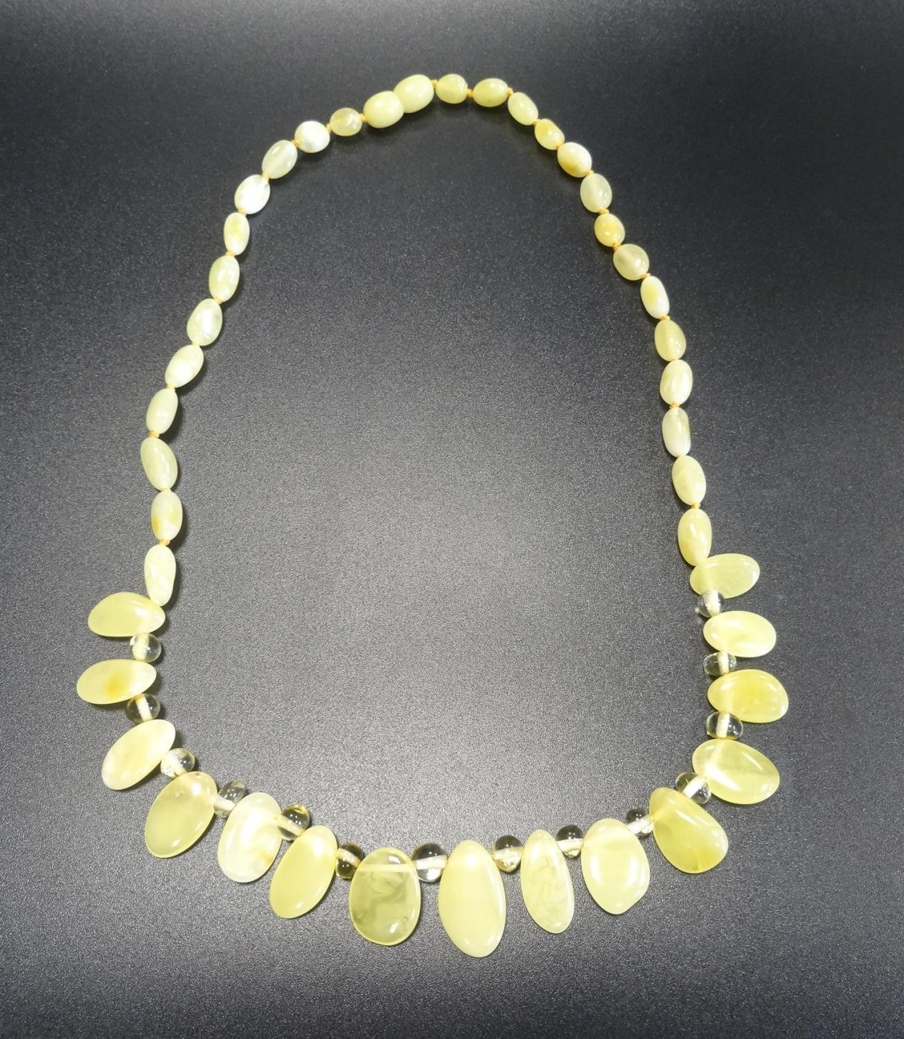 MODERN YELLOW AMBER BEAD NECKLACE approximately 47.5cm long