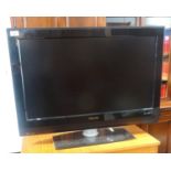 **WITHDRAWN* PHILLIPS 32 INCH FLAT SCREEN TELEVISION 2 x HDMI outputs, HD Ready, model 32PFL5522D/05