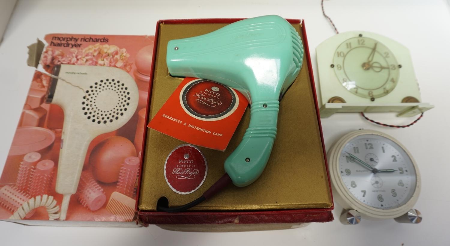 SELECTION OF RETRO HOUSEHOLD ITEMS comprising a boxed bakelite Pifco hairdryer; a boxed Morphy