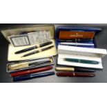 COLLECTION OF FOUNTAIN PENS AND PENCILS to include a Parker Slimfold fountain pen (14K nib),
