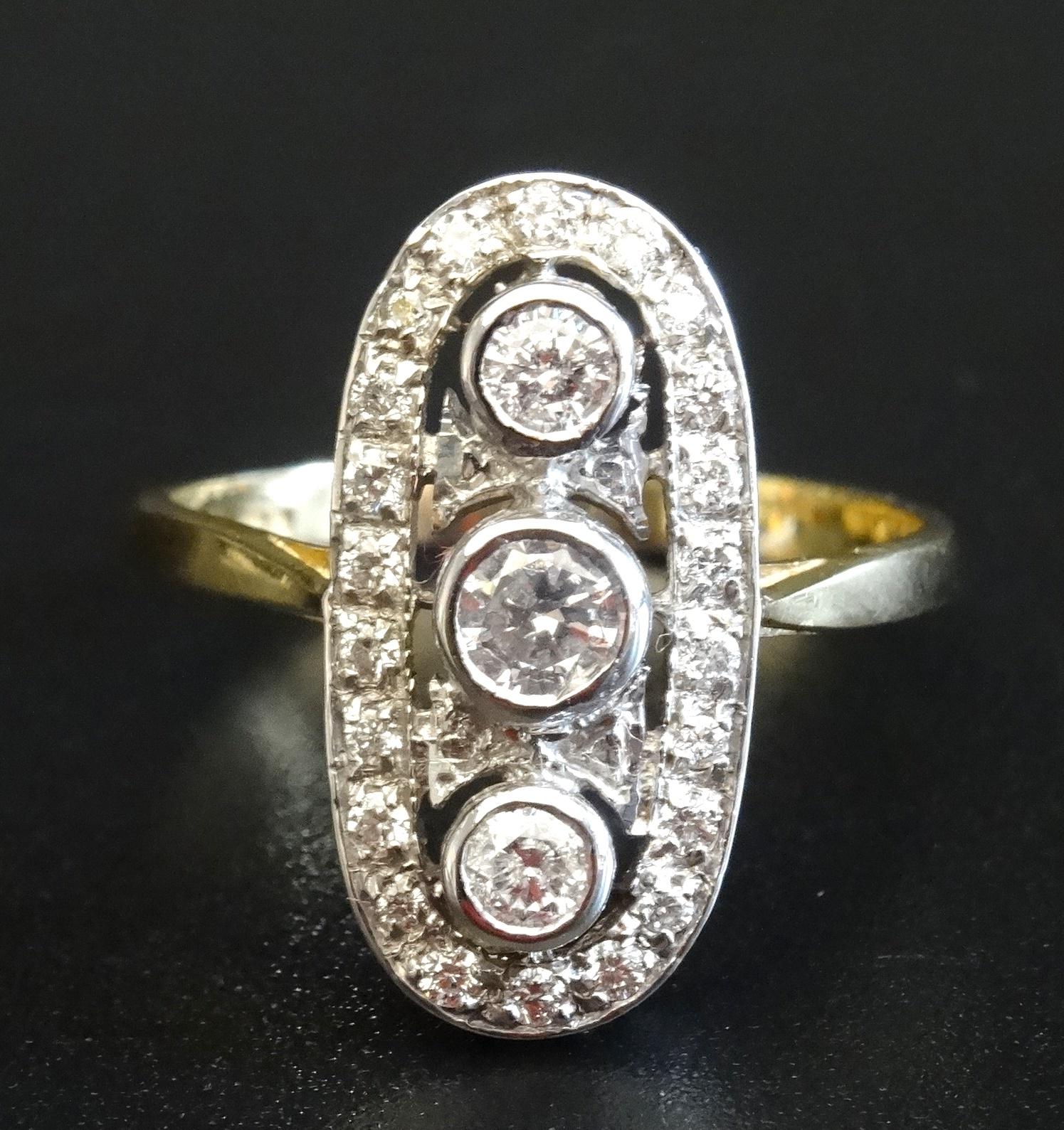 IMPRESSIVE ART DECO STYLE DIAMOND PLAQUE RING the diamonds in pierced oval setting totalling - Bild 2 aus 2