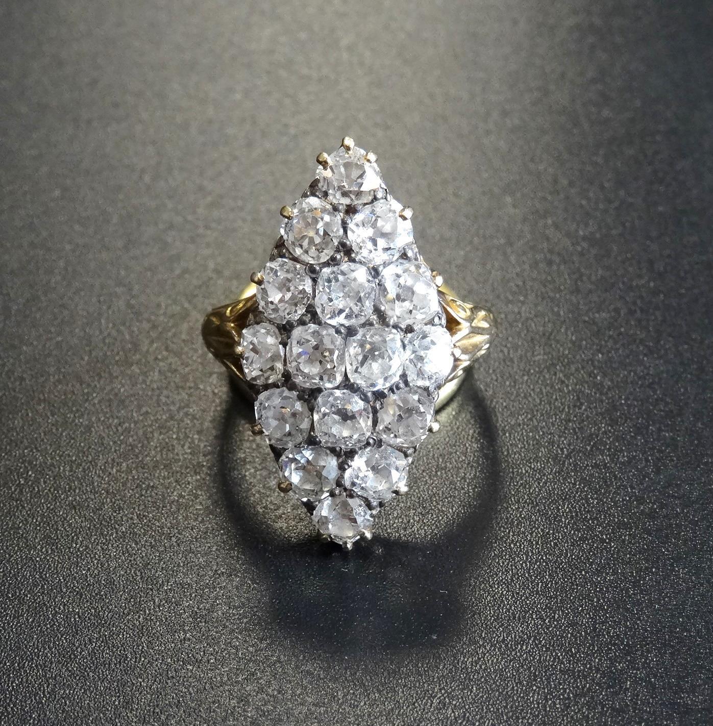 IMPRESSIVE EDWARDIAN DIAMOND CLUSTER RING the sixteen diamonds in lozenge shaped setting totalling - Image 2 of 2