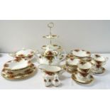 ROYAL ALBERT OLD COUNTRY ROSES DINNER SERVICE comprising dinner plates, side plates, soup bowls,