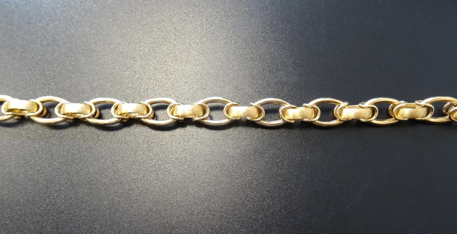 EIGHTEEN CARAT GOLD FANCY BELCHER LINK BRACELET approximately 14.2 grams and 20.3cm long