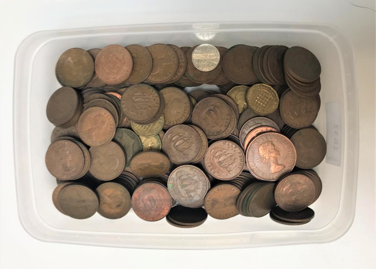 COLLECTION OF BRITISH COINS bronze and nickel-brass