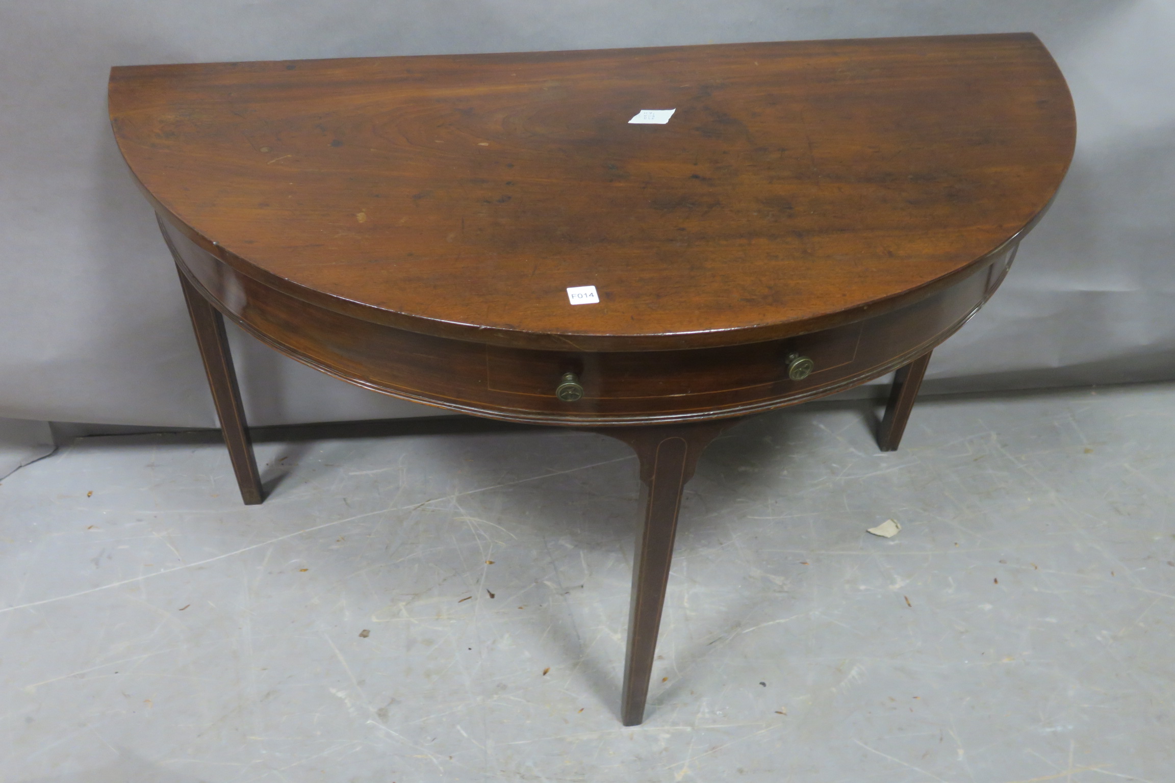 A GEORGIAN MAHOGANY SIDE TABLE,