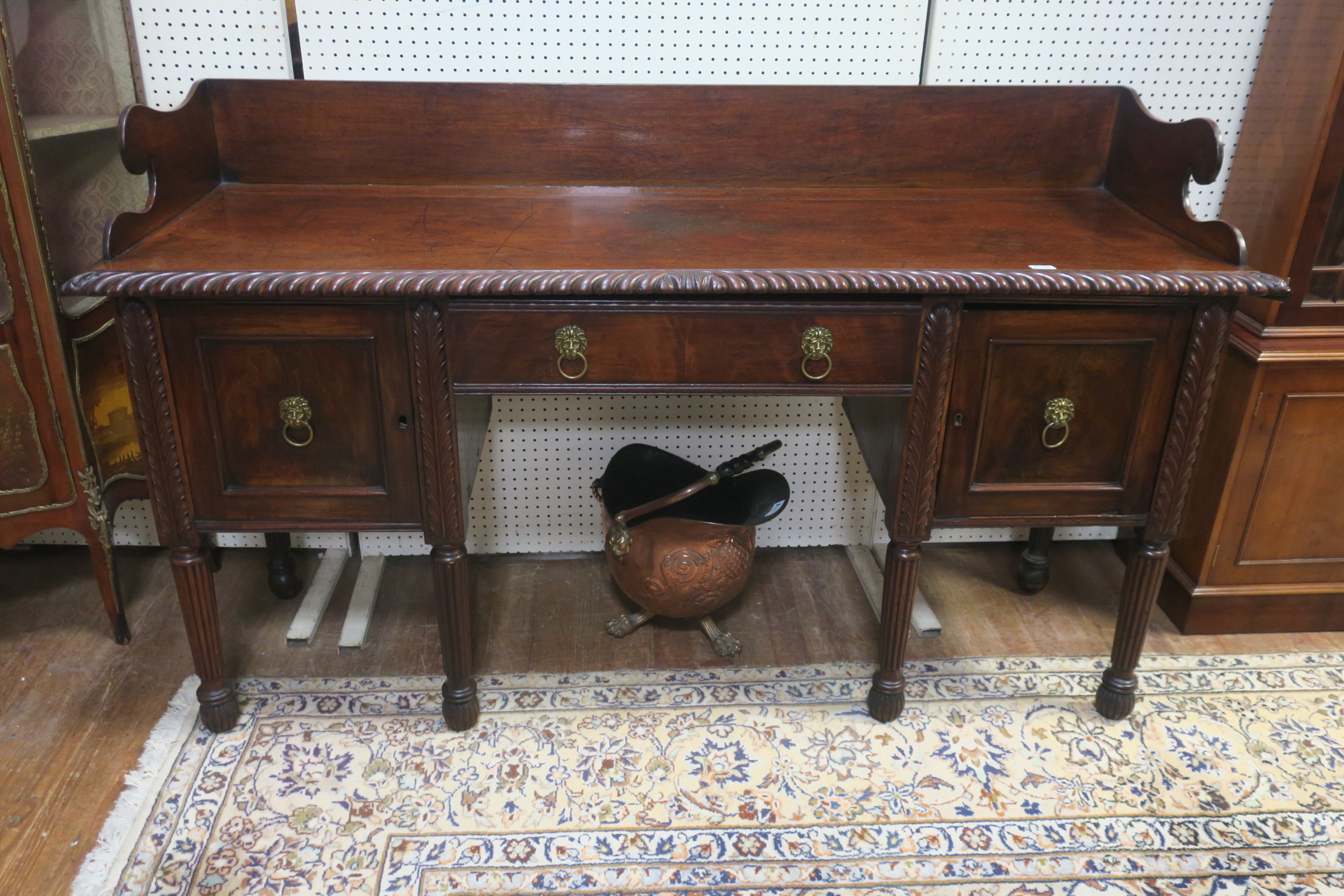 A GOOD GEORGIAN MAHOGANY SIDEBOARD,