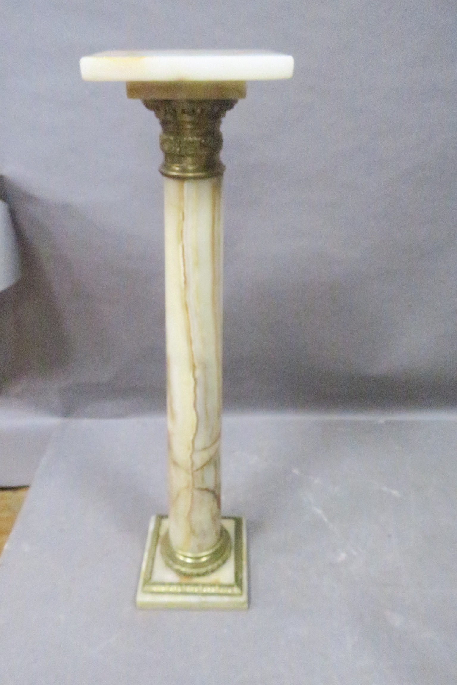 A 19th CENTURY MARBLE PEDESTAL,