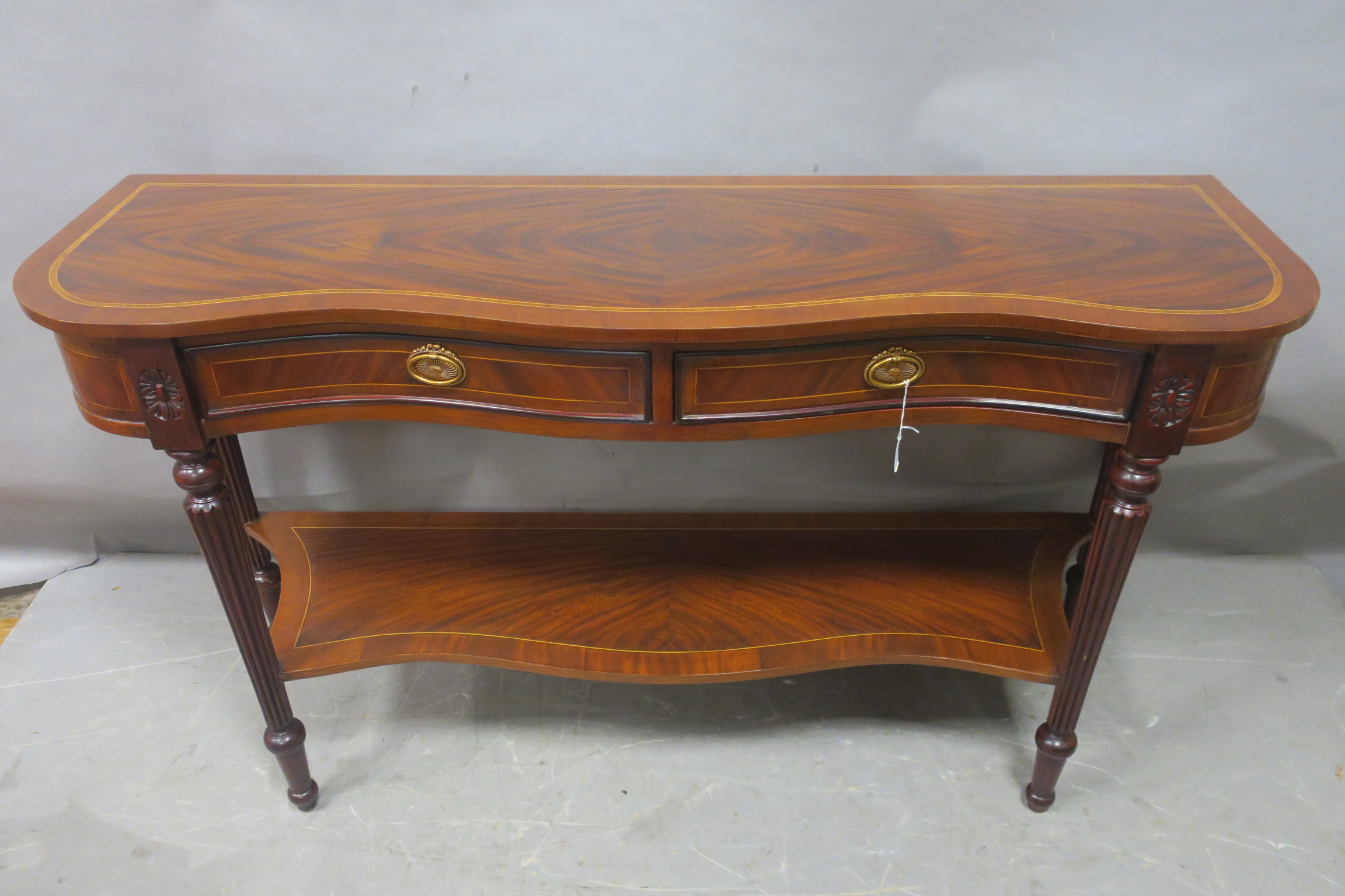 A FINE REGENCY DESIGN MAHOGANY AND KINGWOOD INLAID SIDE TABLE,