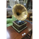 A BRASS AND POLISHED STEEL GRAMOPHONE,